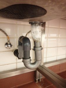 kitchen sink leaking
