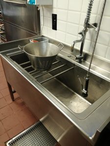 a clogged kitchen sink in bussum