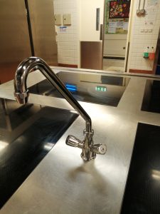 kitchen faucet installation in halfweg